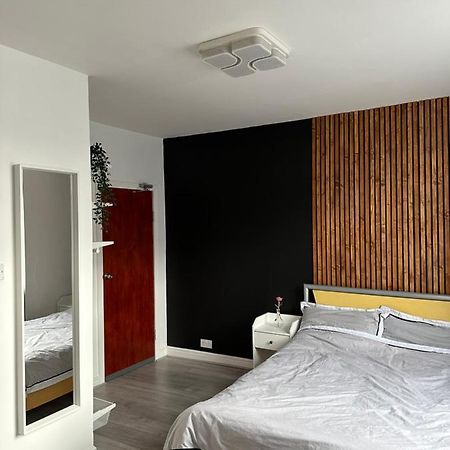 Modern En Suite Bedroom Close To City Centre Leeds  Dış mekan fotoğraf