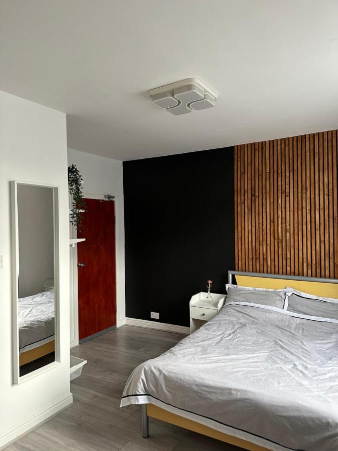 Modern En Suite Bedroom Close To City Centre Leeds  Dış mekan fotoğraf
